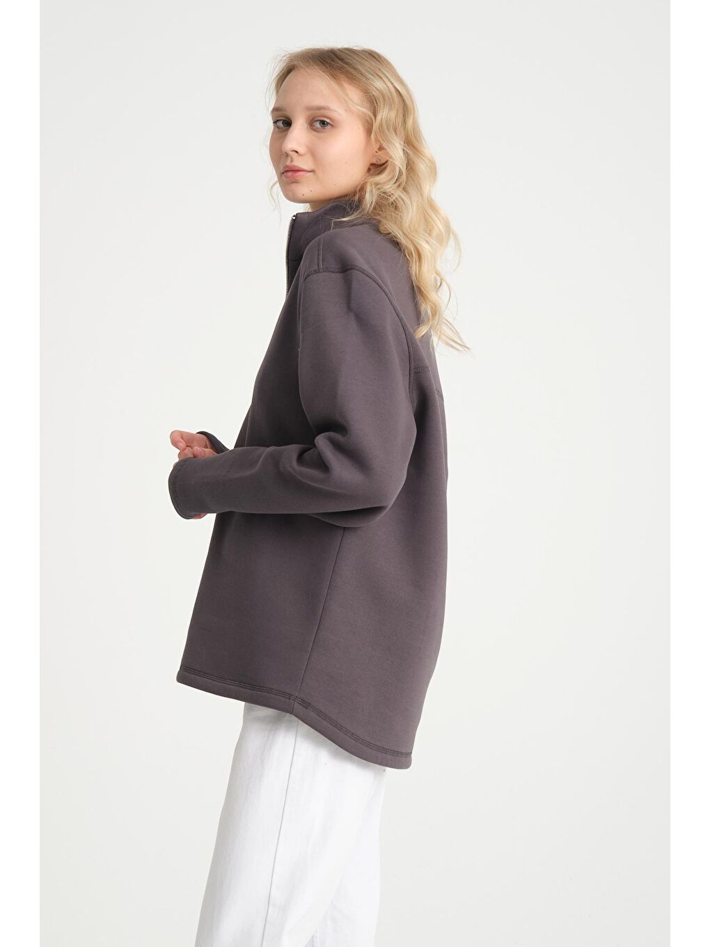 Gri Kadın Rahat Kalıp İçi Polarlı 3 iplik Yarım Fermuarlı SweatShırt spr24swK21-1