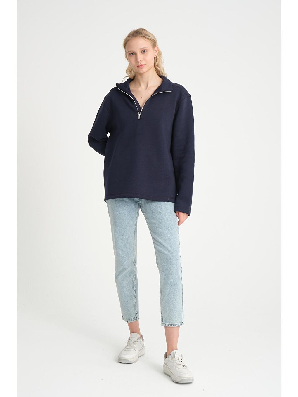 Lacivert Kadın Rahat Kalıp İçi Polarlı 3 iplik Yarım Fermuarlı SweatShırt spr24swK21