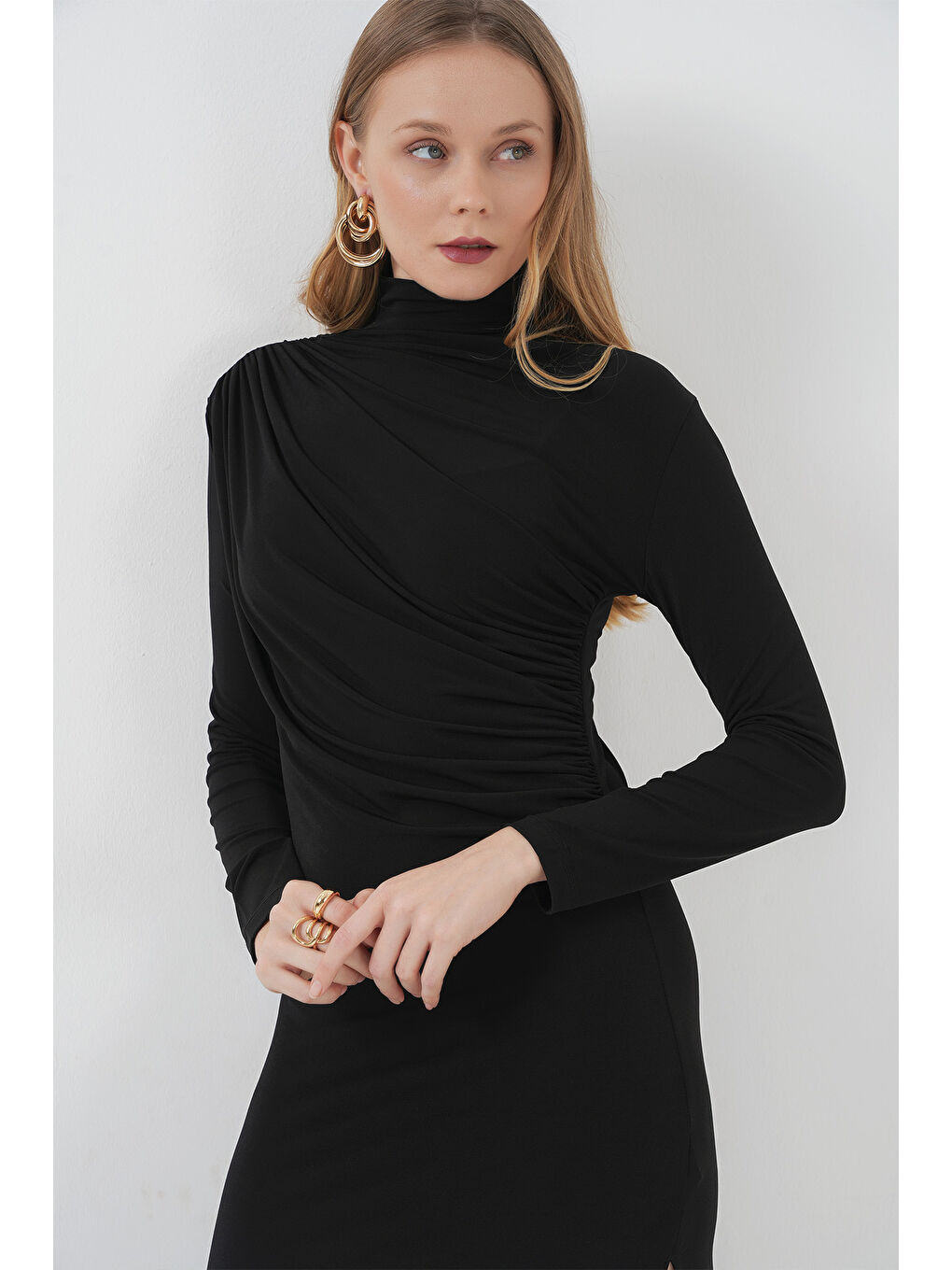 2522 Yırtmaçlı Drapeli Elbise - Siyah-5