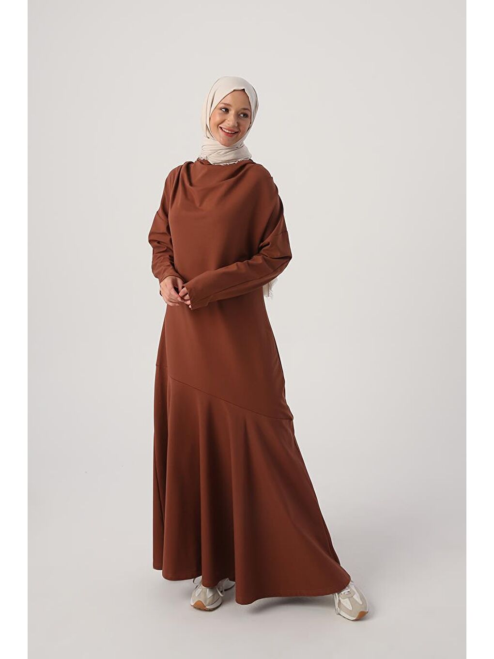 Kahverengi Açık Kahve Degaje Yaka Kapüşonlu Elbise