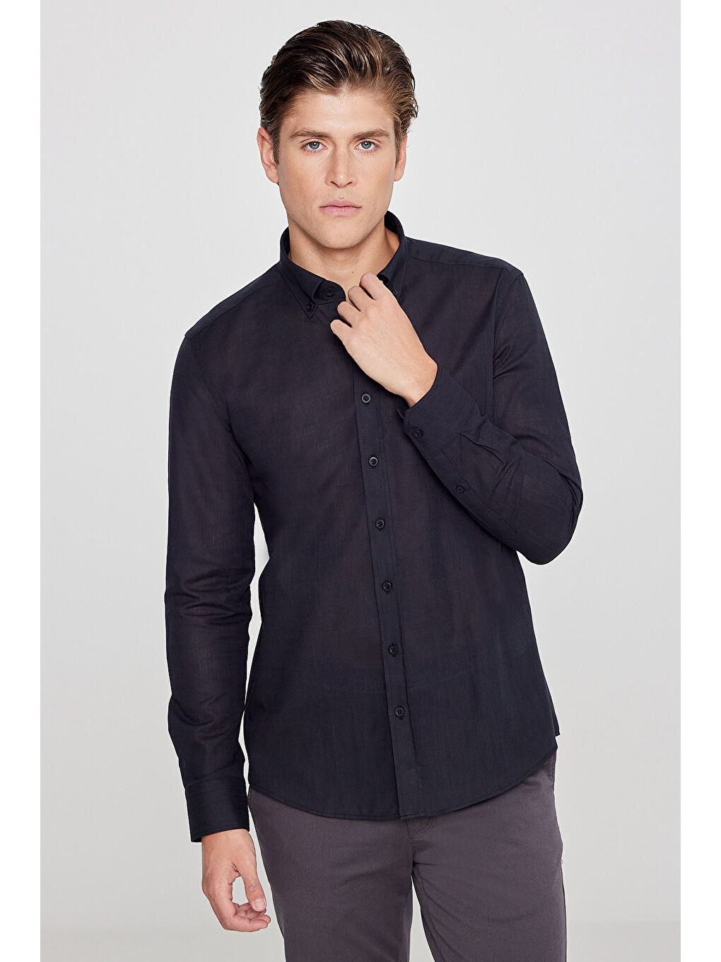 Erkek Siyah %100 Pamuk Oxford Slim Fit Dar Kesim Düğmeli Yaka Flamlı Gömlek-2