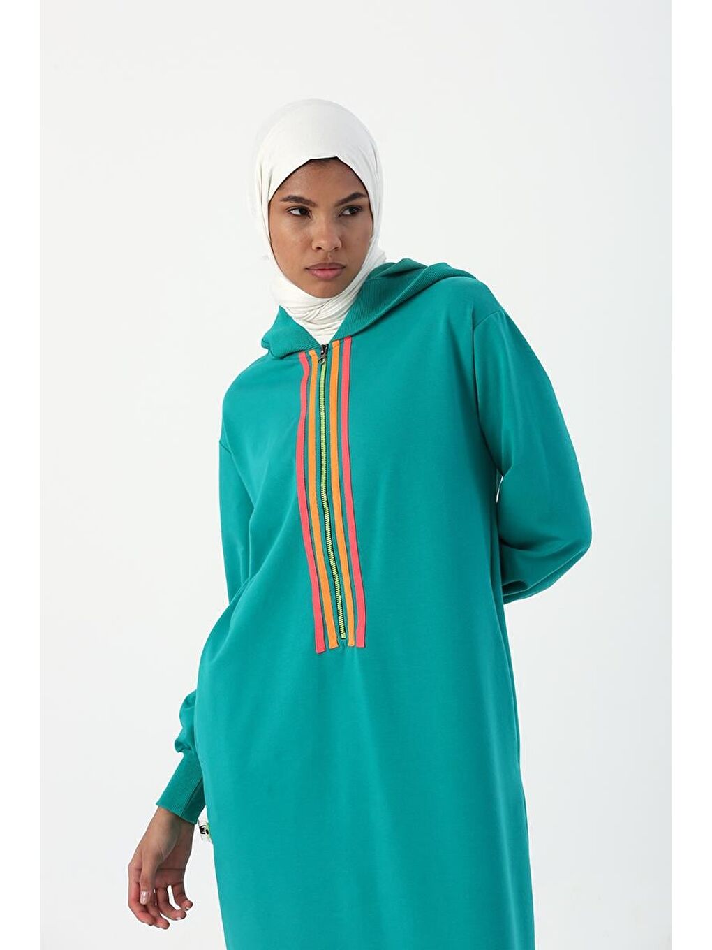 Zümrüt Yeşili Neon Şerit Detaylı Kapüşonlu Elbise-4