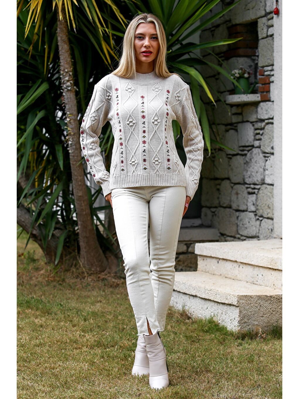 Ekru Balıkçı Yaka Uzun Kol Nakışlı Triko Casual Kazak-3