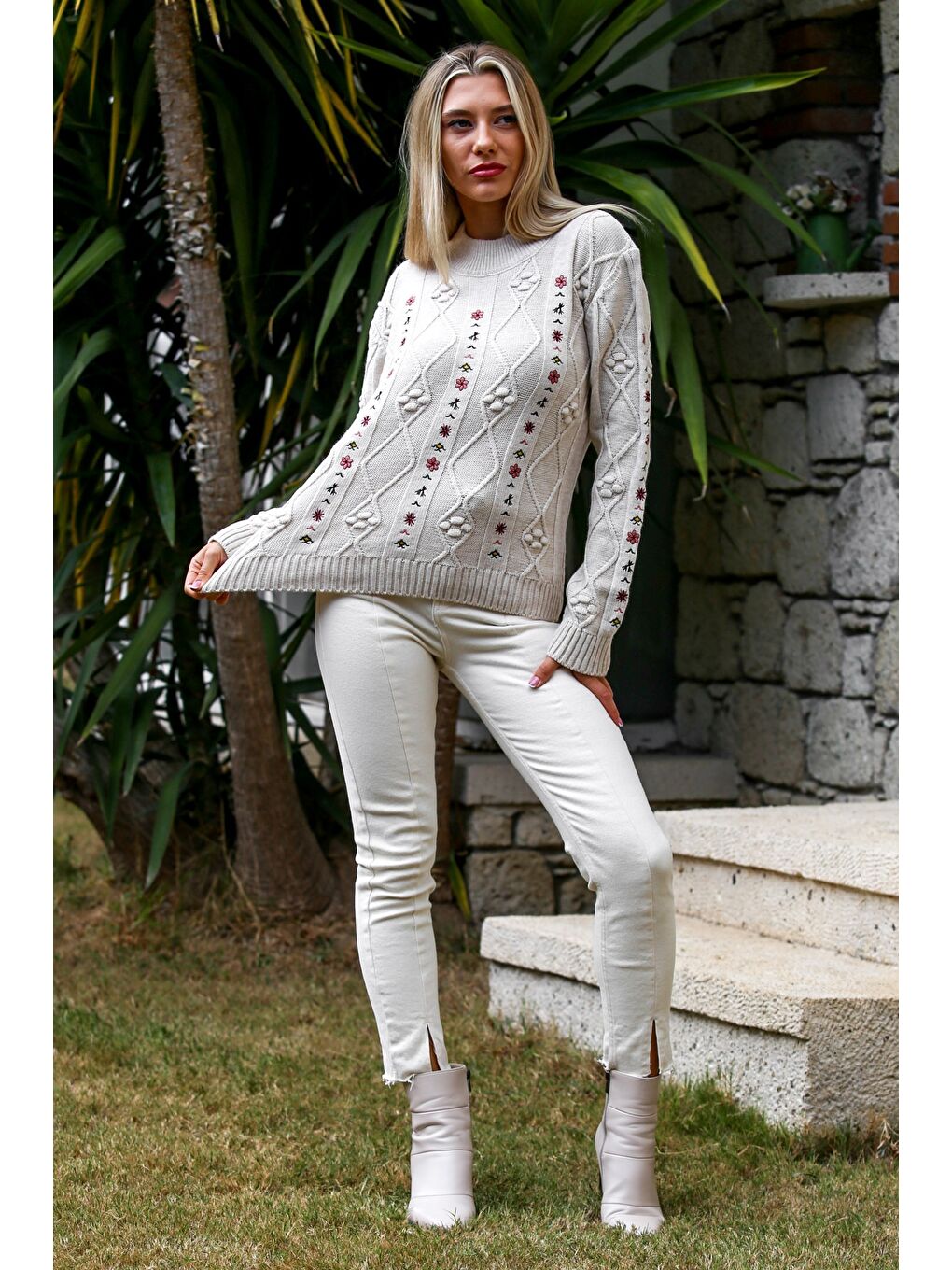 Ekru Balıkçı Yaka Uzun Kol Nakışlı Triko Casual Kazak-6