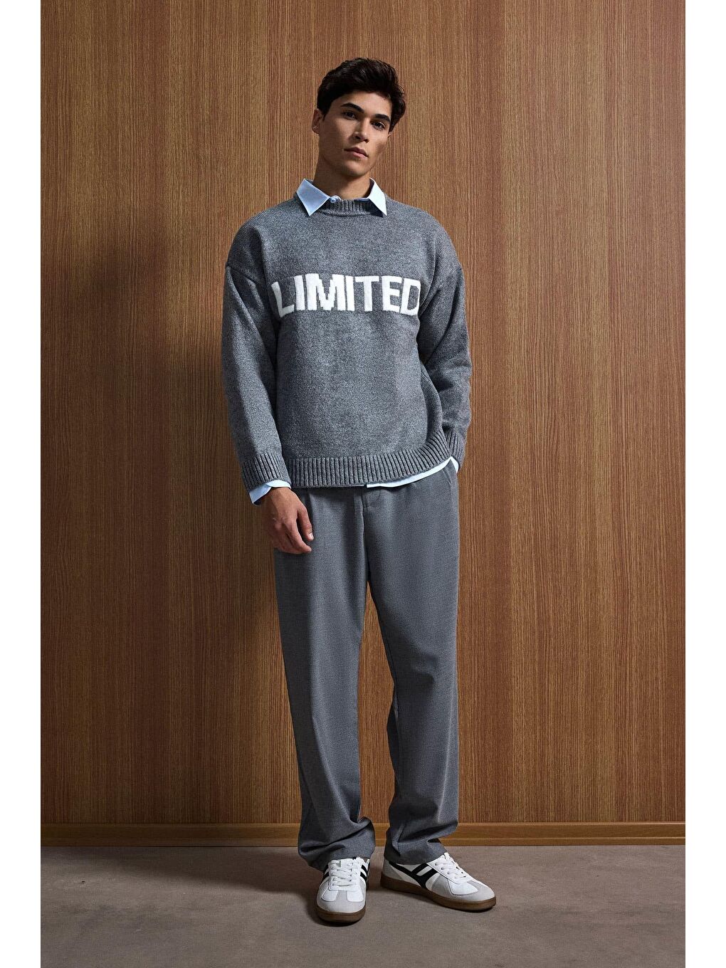 Gri Erkek Oversize Limited Kabartma Baskılı Triko Kazak Füme-3