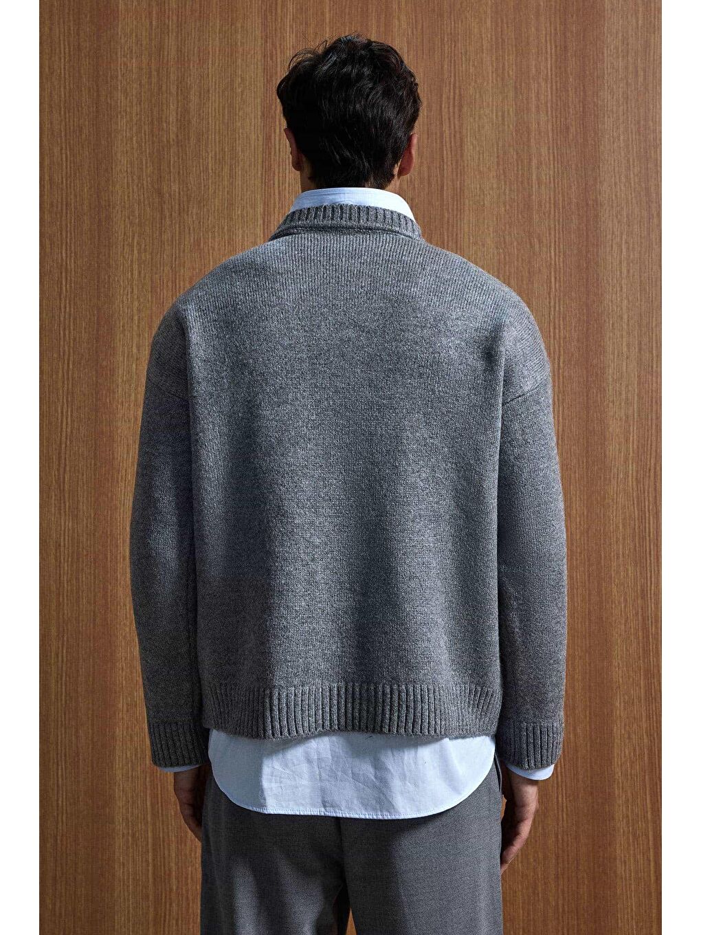 Gri Erkek Oversize Limited Kabartma Baskılı Triko Kazak Füme-4