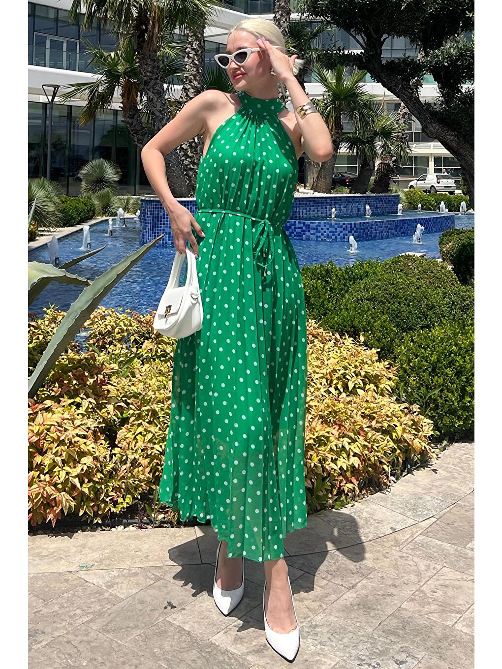Yeşil Puantiyeli Sıfır Kol Halter Yaka Elbise Mg2134-4