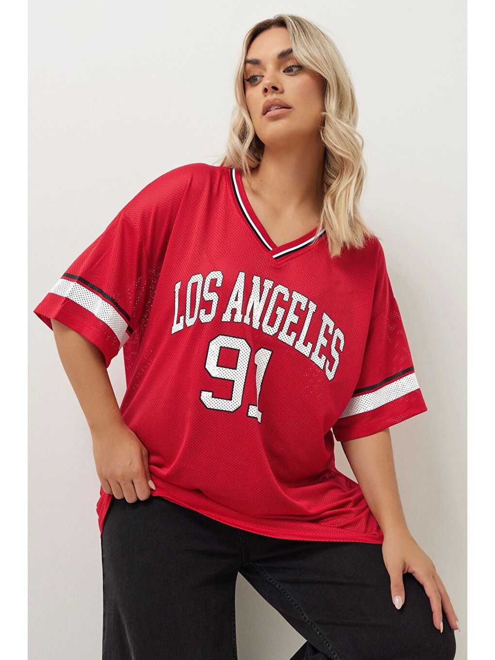 Kırmızı Büyük Beden V Yaka Kısa Kollu Baskılı File T-shirt 303494-1