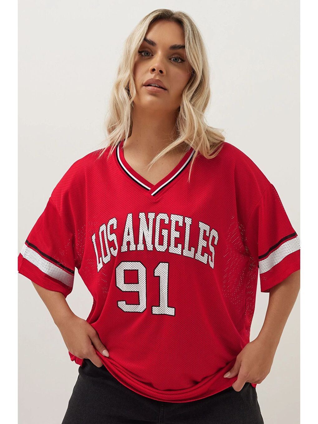 Kırmızı Büyük Beden V Yaka Kısa Kollu Baskılı File T-shirt 303494-3