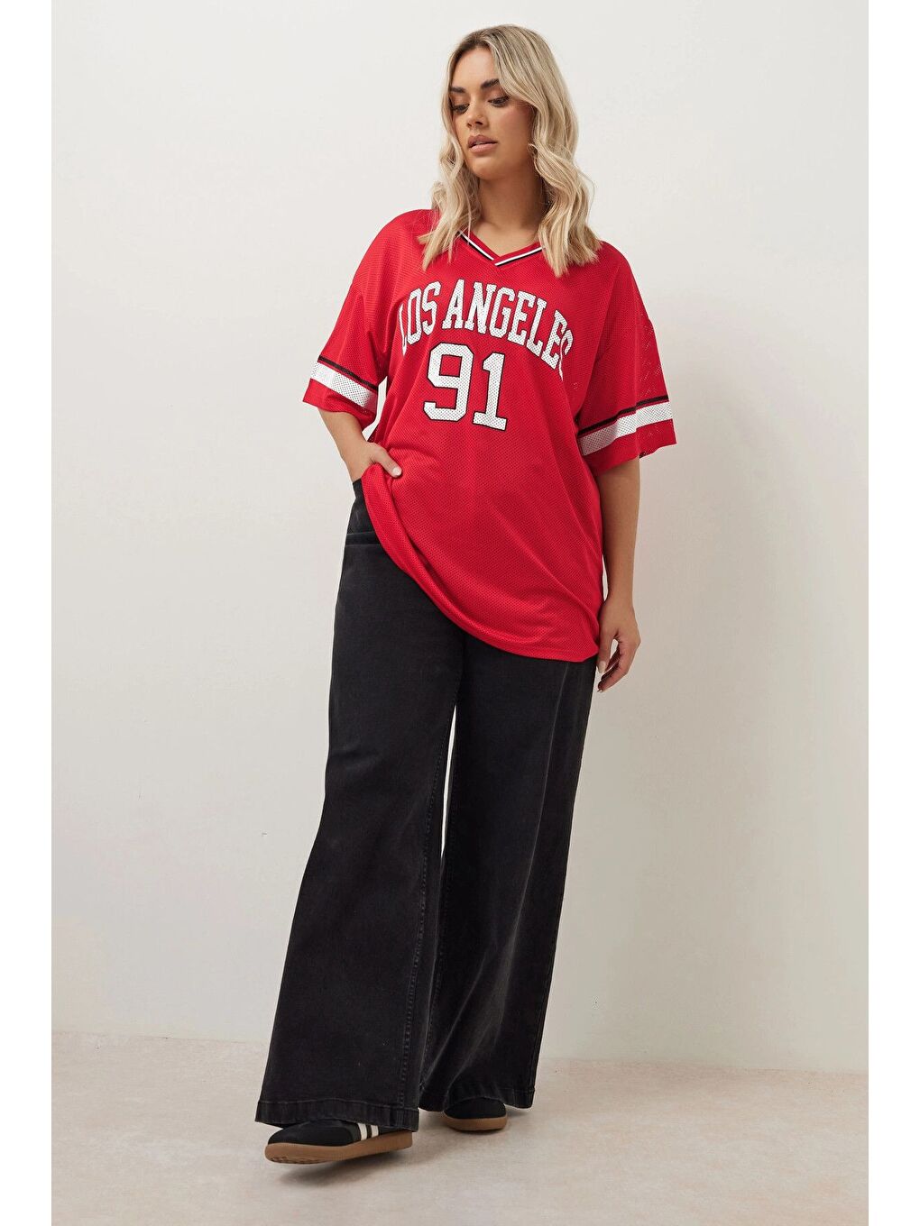 Kırmızı Büyük Beden V Yaka Kısa Kollu Baskılı File T-shirt 303494-4