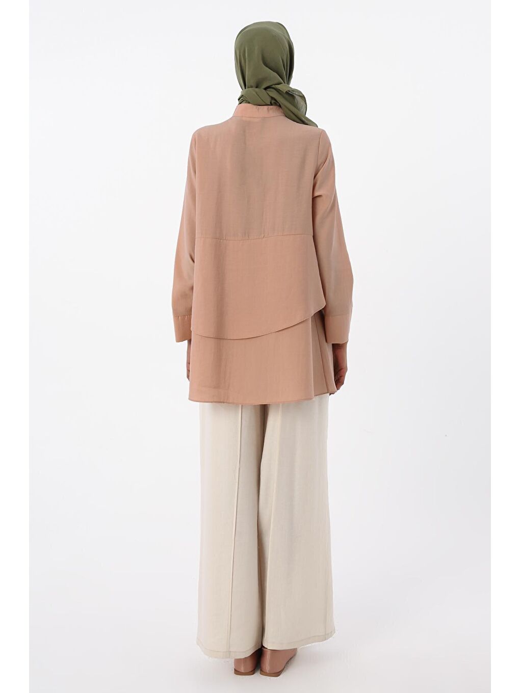 Koyu Bej Volanlı Yarım Patlı Tunik-3