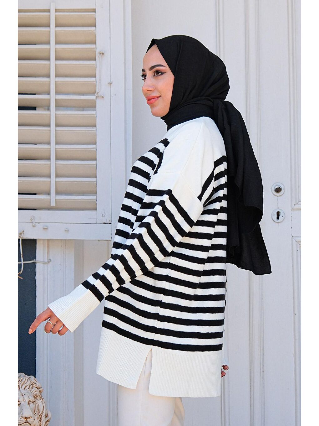 Kadın Çizgili Triko Tesettür Kazak Siyah-2