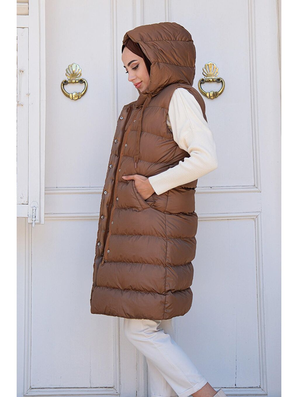 Kahverengi Kadın Kapüşonlu Uzun Şişme Yelek Taba-2