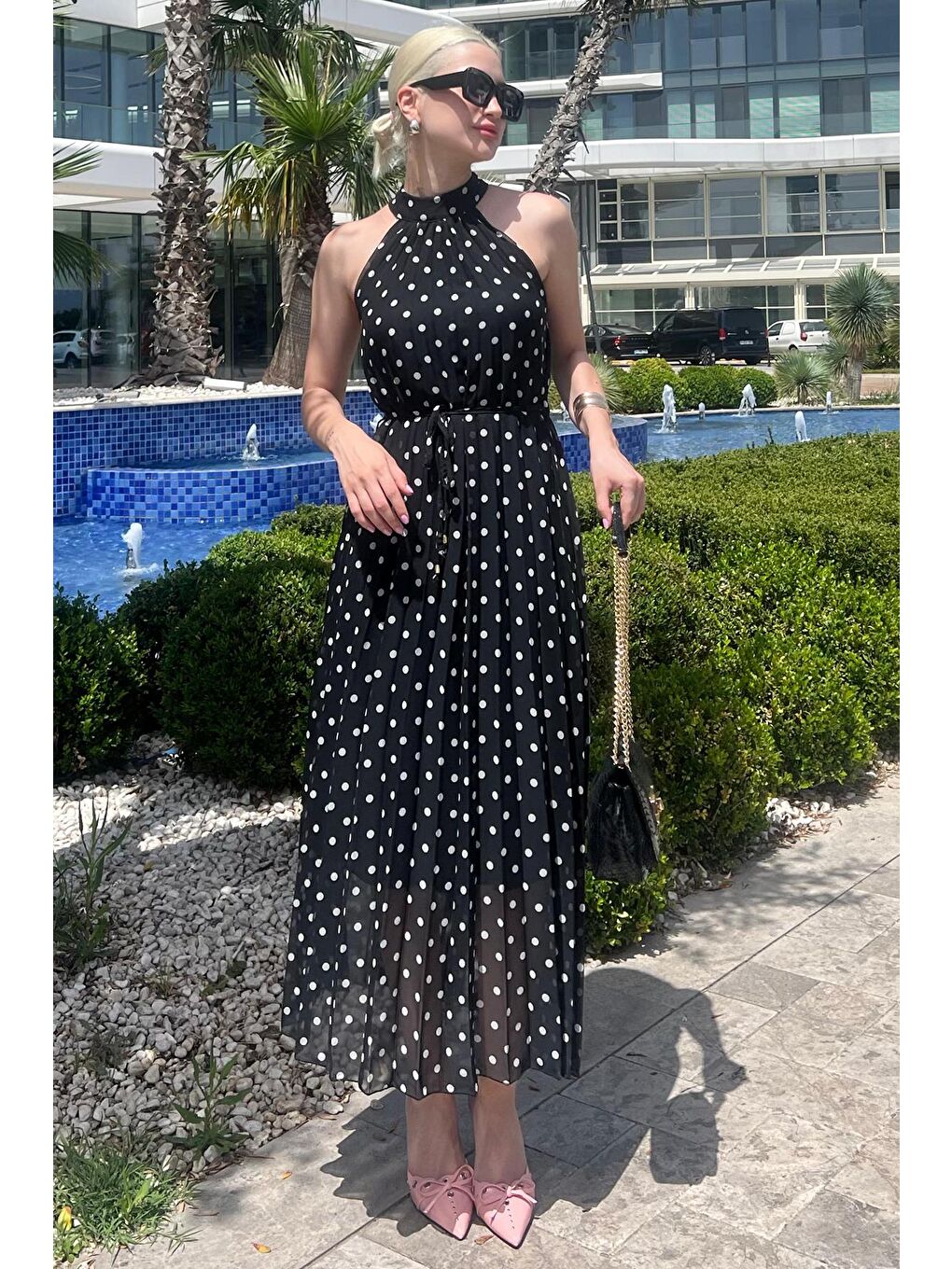 Siyah Puantiyeli Sıfır Kol Halter Yaka Elbise Mg2134-1