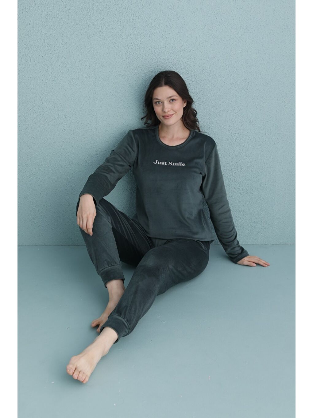 Kadın Nefti Yeşil Kadife Uzun Kollu Manşet Paça Yüksek Kalite Pijama Takımı-1