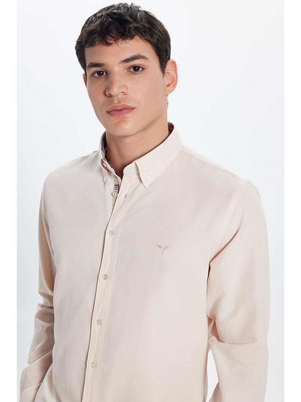 Erkek Slim Fit Dar Kesim Uzun Kollu Pamuklu Oxford Doku Kolay Ütülenebilir Bej Düğmeli Yaka Gömlek