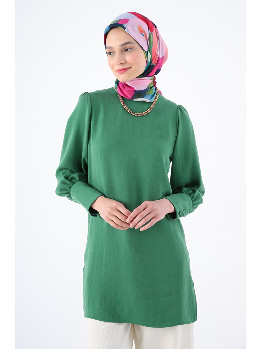 Yeşil Arkası Düğme Detaylı Yırtmaçlı Bisiklet Yaka Geniş Manşetli Tunik-4