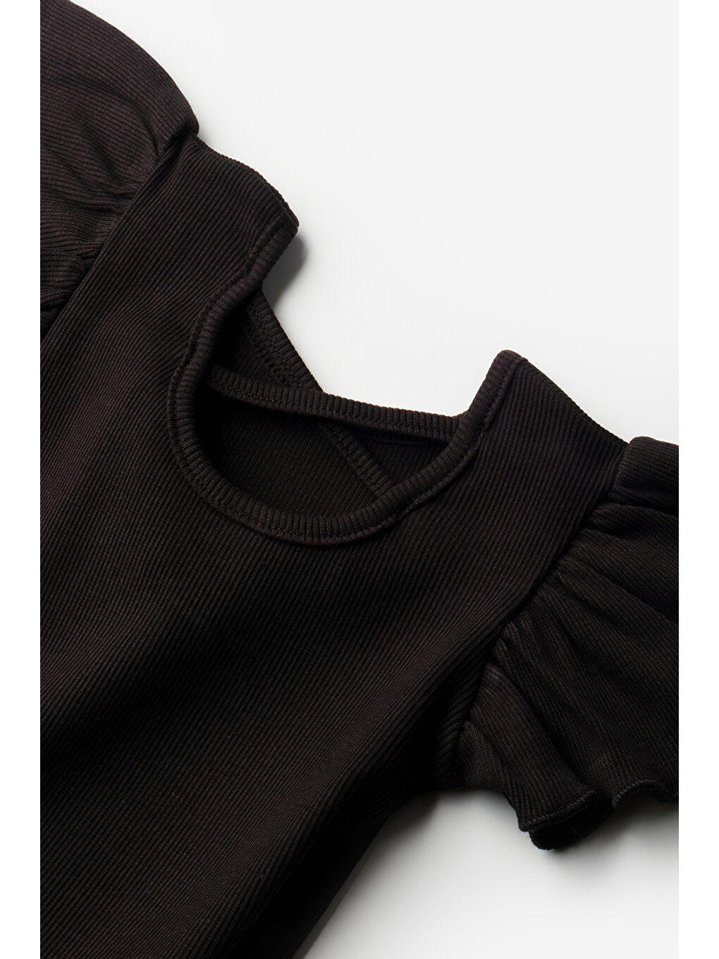 Siyah Arkası Çapraz Biyeli Kız Çocuk Tişört - Julie-2