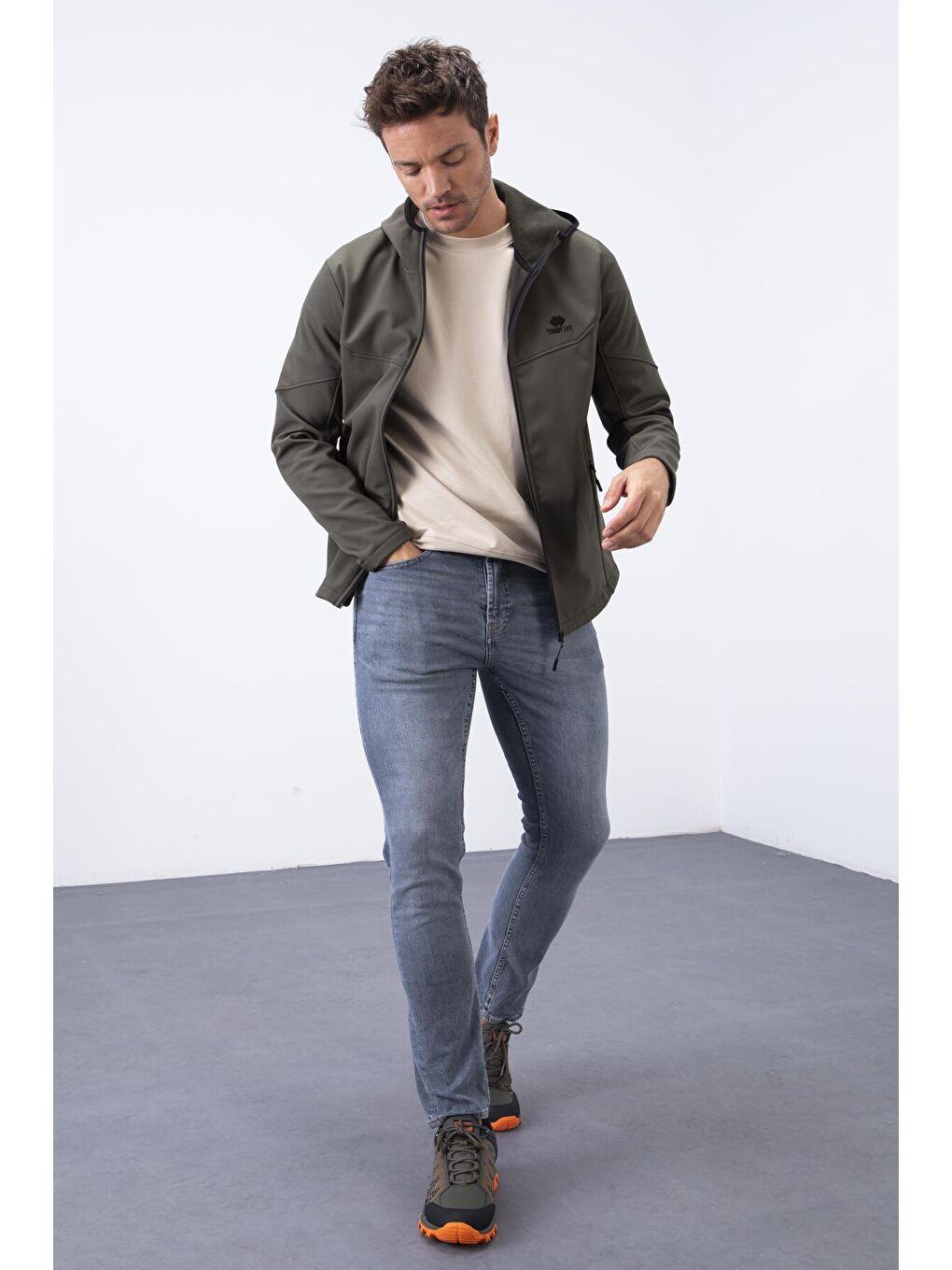 Haki Fermuarlı Kapüşonlu Su ve Rüzgar Geçirmez Softshell Erkek Mont - 88051-3