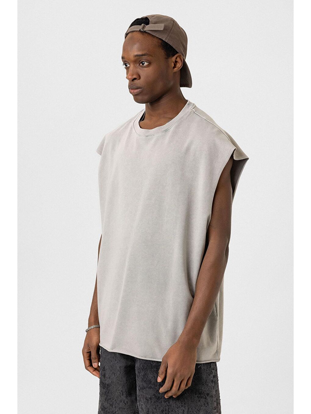 Bej Yıkamalı Oversize Kolsuz Tişört Taş-3