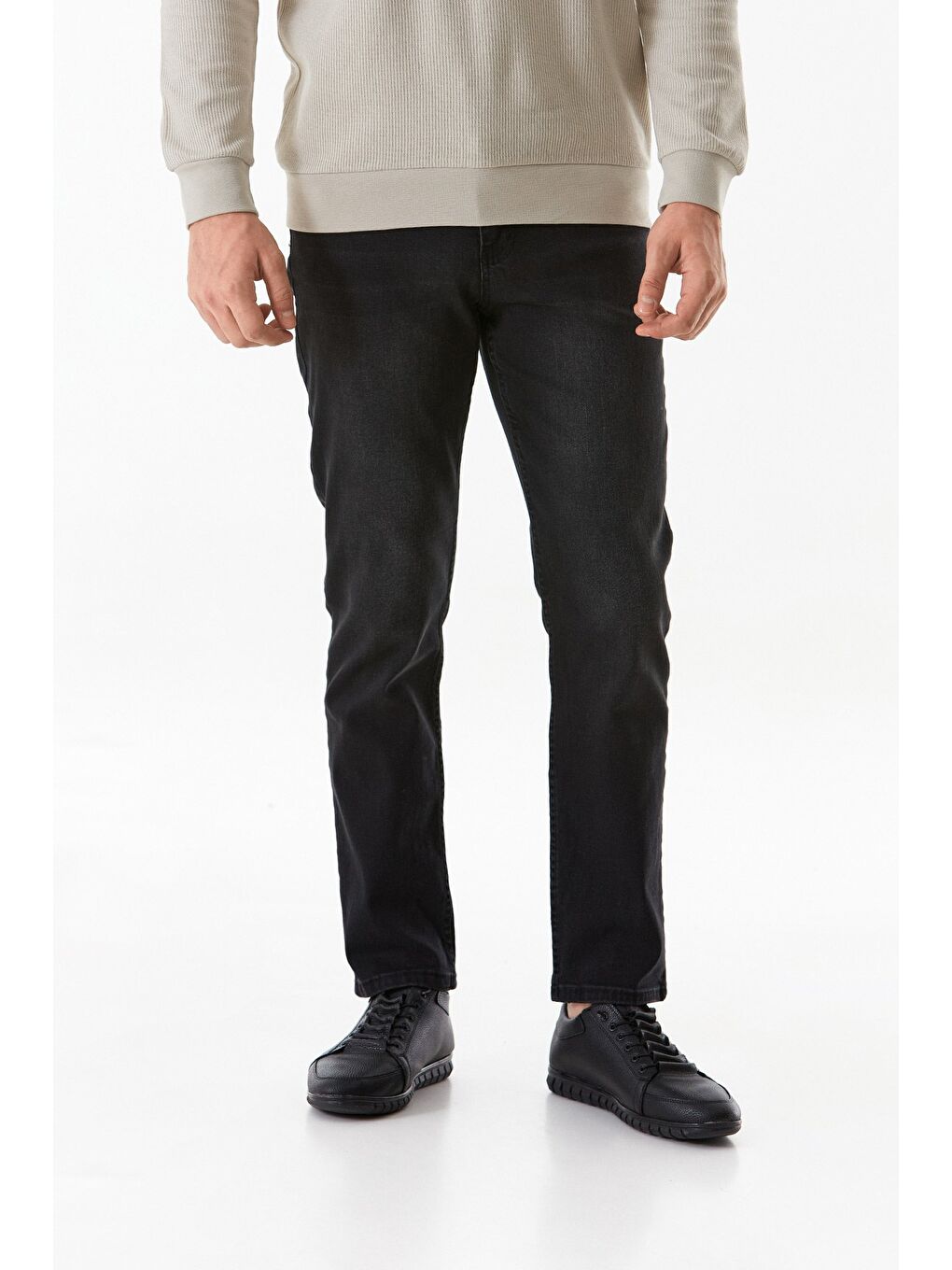 Siyah Fermuarlı Straight Jean Pantolon-1