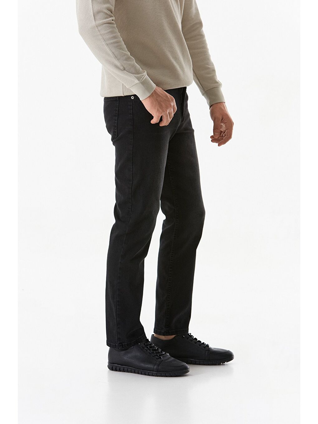 Siyah Fermuarlı Straight Jean Pantolon-4