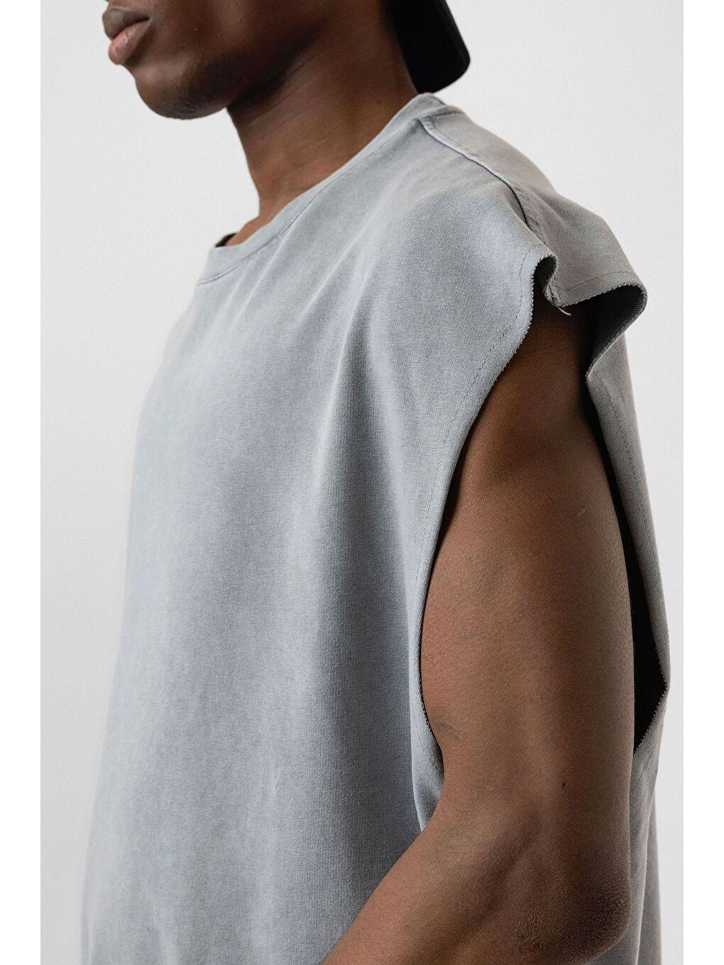 Yıkamalı Oversize Kolsuz Tişört Gri-5