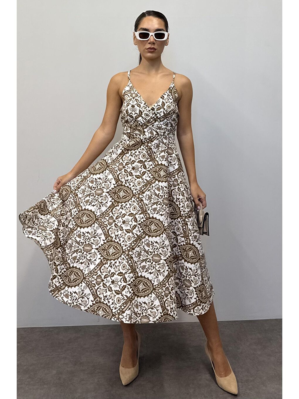 Kahverengi Desenli Dekolteli Midi Boy Elbise Mg1537-3