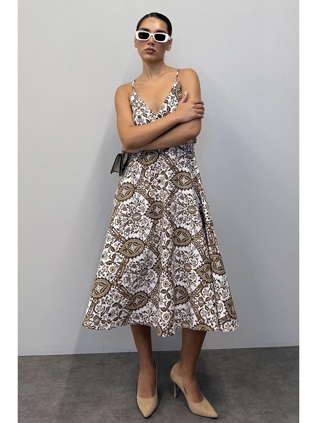 Kahverengi Desenli Dekolteli Midi Boy Elbise Mg1537-4