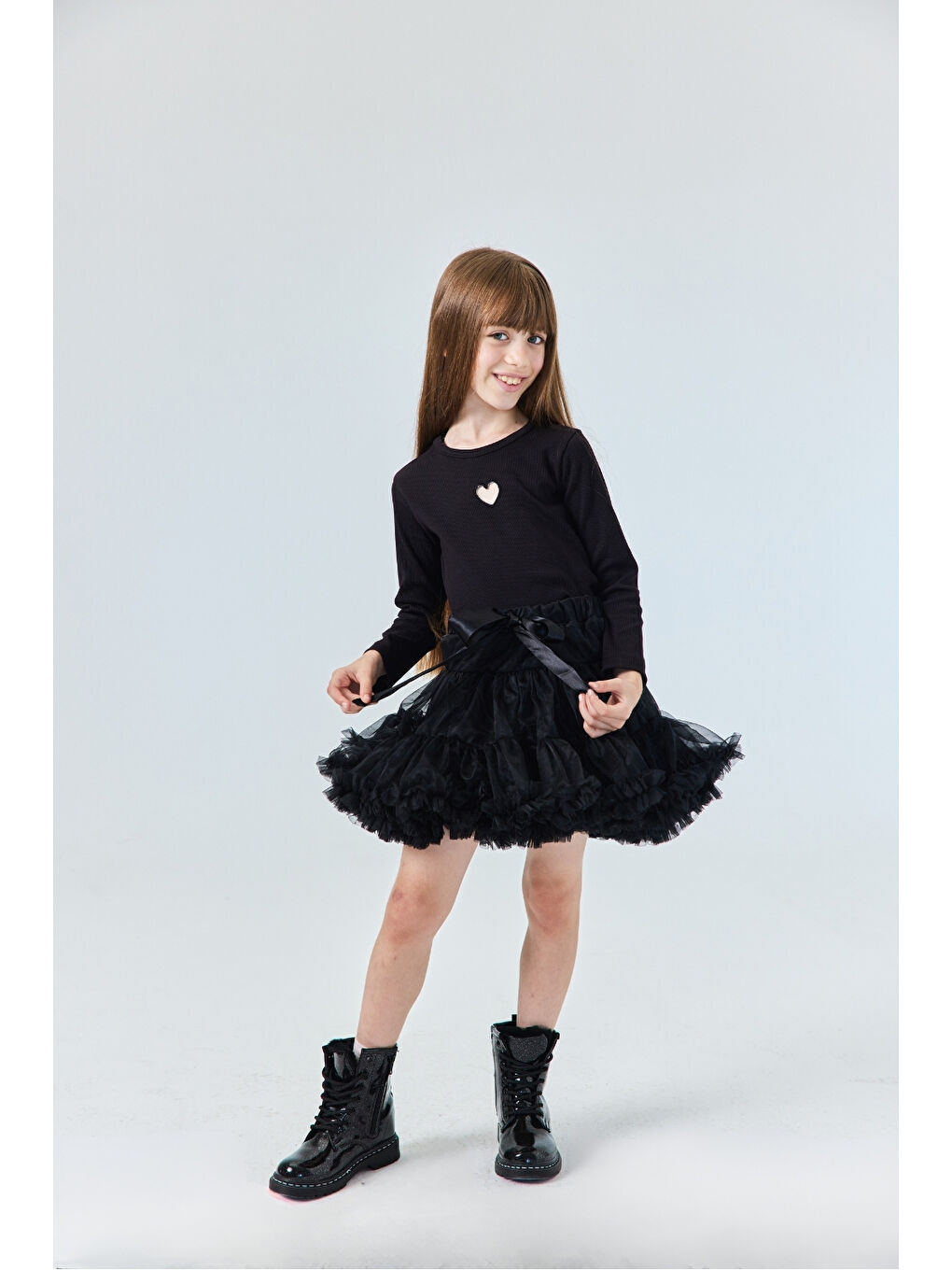 Siyah Kalp Nakışlı Fitilli Kız Çocuk Tişört-1
