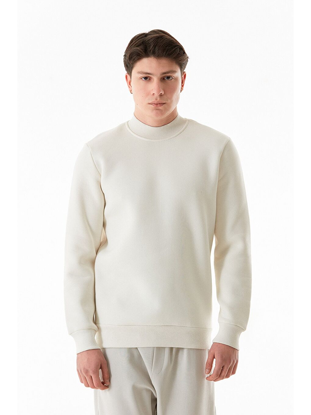 Ekru Basic Bisiklet Yaka Sweatshirt-1