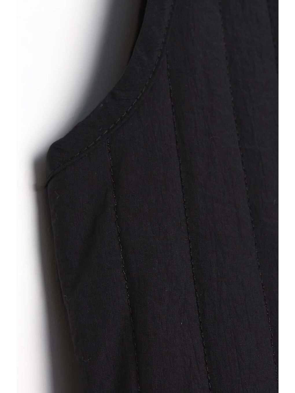 Siyah Oversize Çıtçıtlı Dikey Çizgi Uzun Şişme Yelek-3