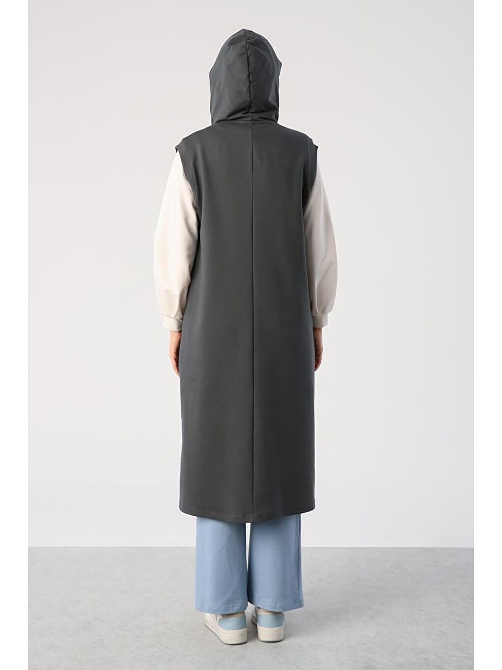 Antrasit Dokuma Garnili Şerit Detaylı Kapüşonlu Yelek-2