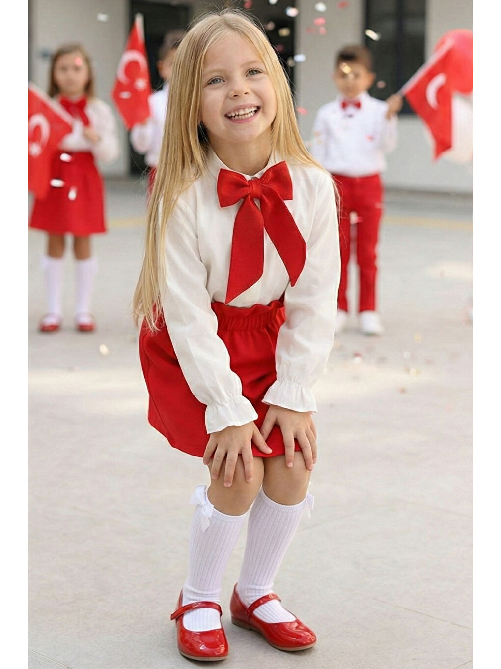 Kız Çocuk Parla Uzun Kollu Kırmızı Etek Ekru Bluz Fular Takım 23 Nisan Gösteri Kıyafeti-1