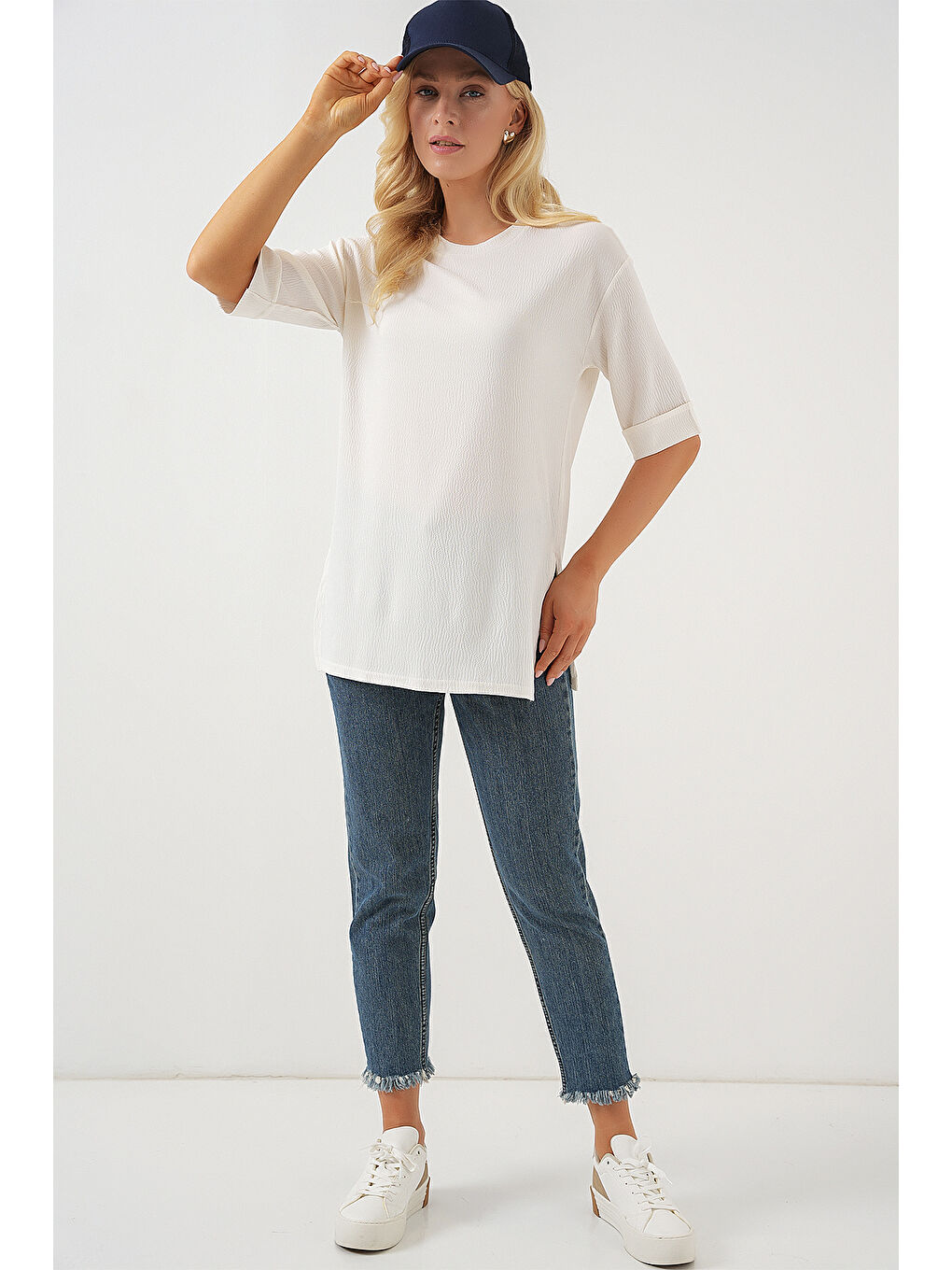 4332 Yanı Yırtmaçlı Örme Tişört - Beyaz-1