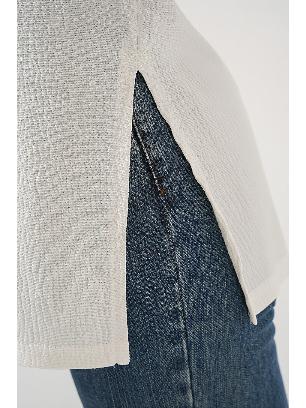 4332 Yanı Yırtmaçlı Örme Tişört - Beyaz-4