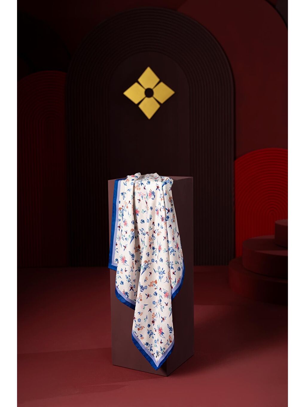 İndigo Kadın Digital Baskılı Çiçek Desen Soft Eşarp