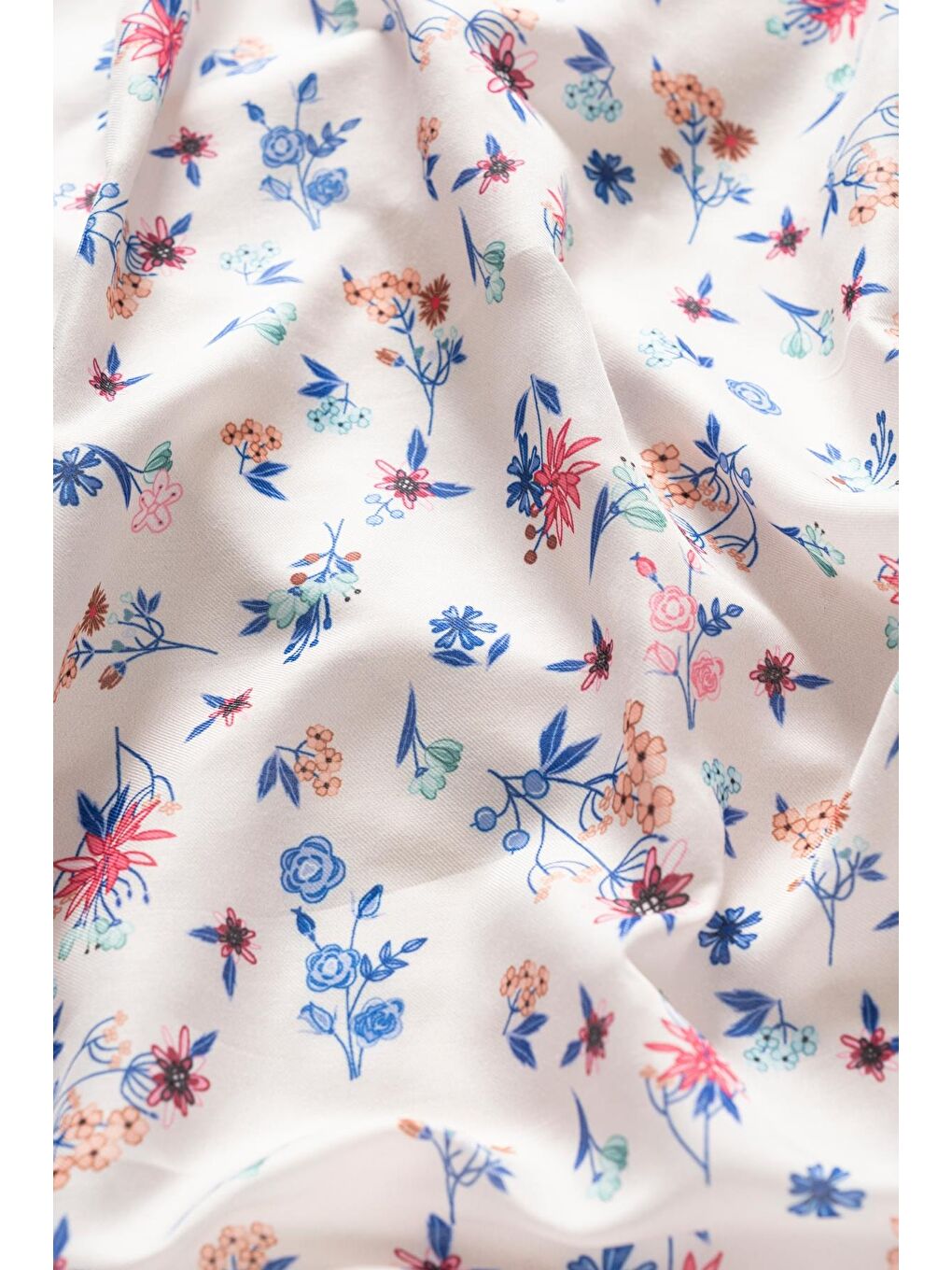 İndigo Kadın Digital Baskılı Çiçek Desen Soft Eşarp-1