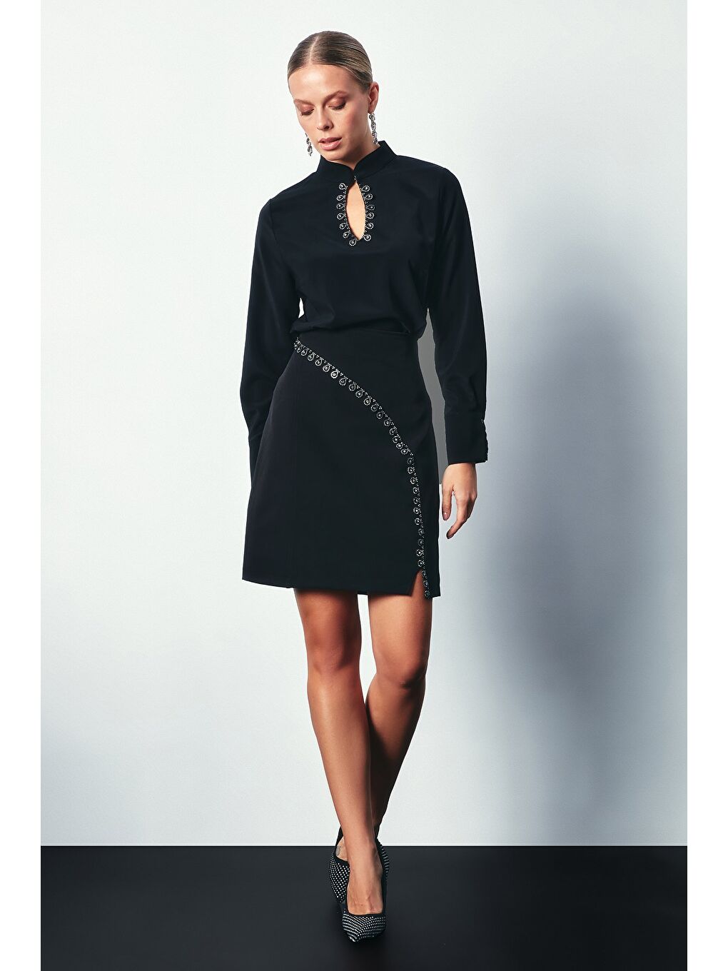 Aksesuarlı Kısa  Etek - Siyah