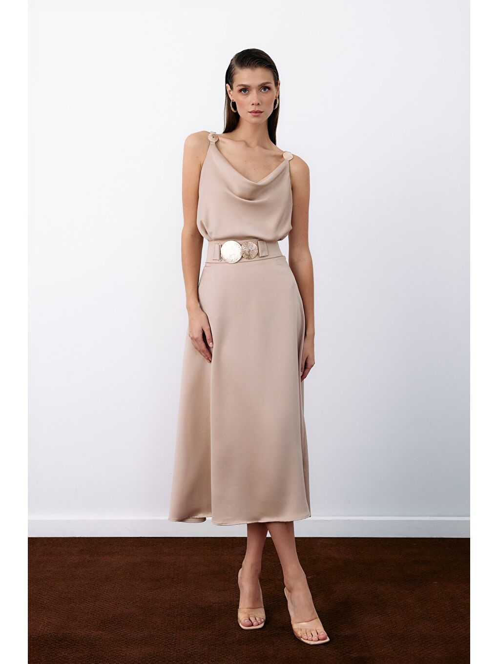 Kemer Aksesuarlı Kloş Etek - Bej