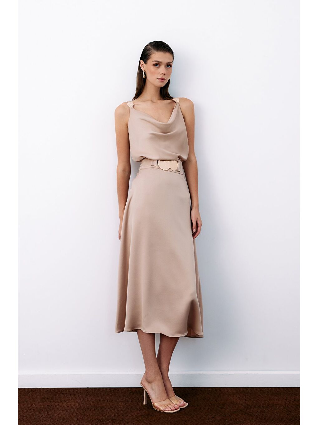Kemer Aksesuarlı Kloş Etek - Bej-4