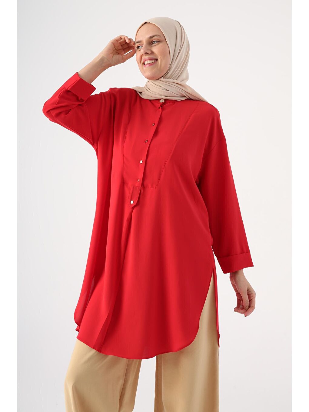 Kırmızı Hakim Yaka Yırtmaçlı Kolu Katlama Detaylı Tunik
