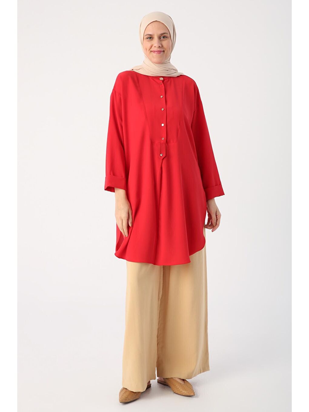 Kırmızı Hakim Yaka Yırtmaçlı Kolu Katlama Detaylı Tunik-1