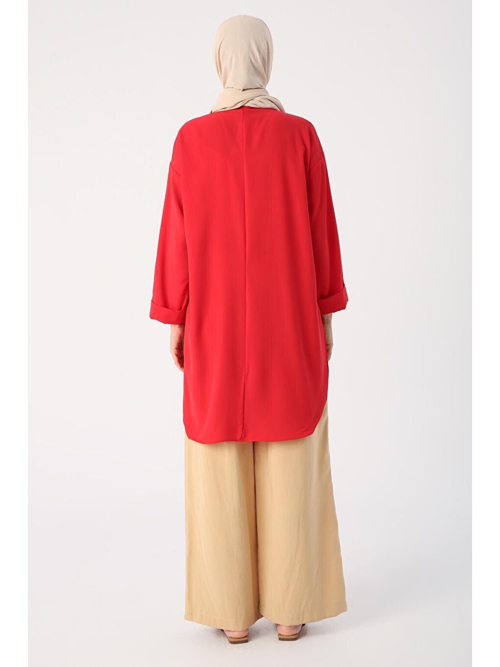 Kırmızı Hakim Yaka Yırtmaçlı Kolu Katlama Detaylı Tunik-3