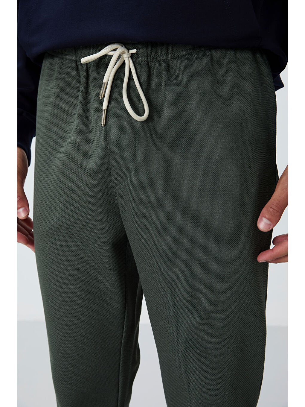 Haki Yüzeyi Dokulu Standart Fit Erkek Eşofman Alt - 82156-1