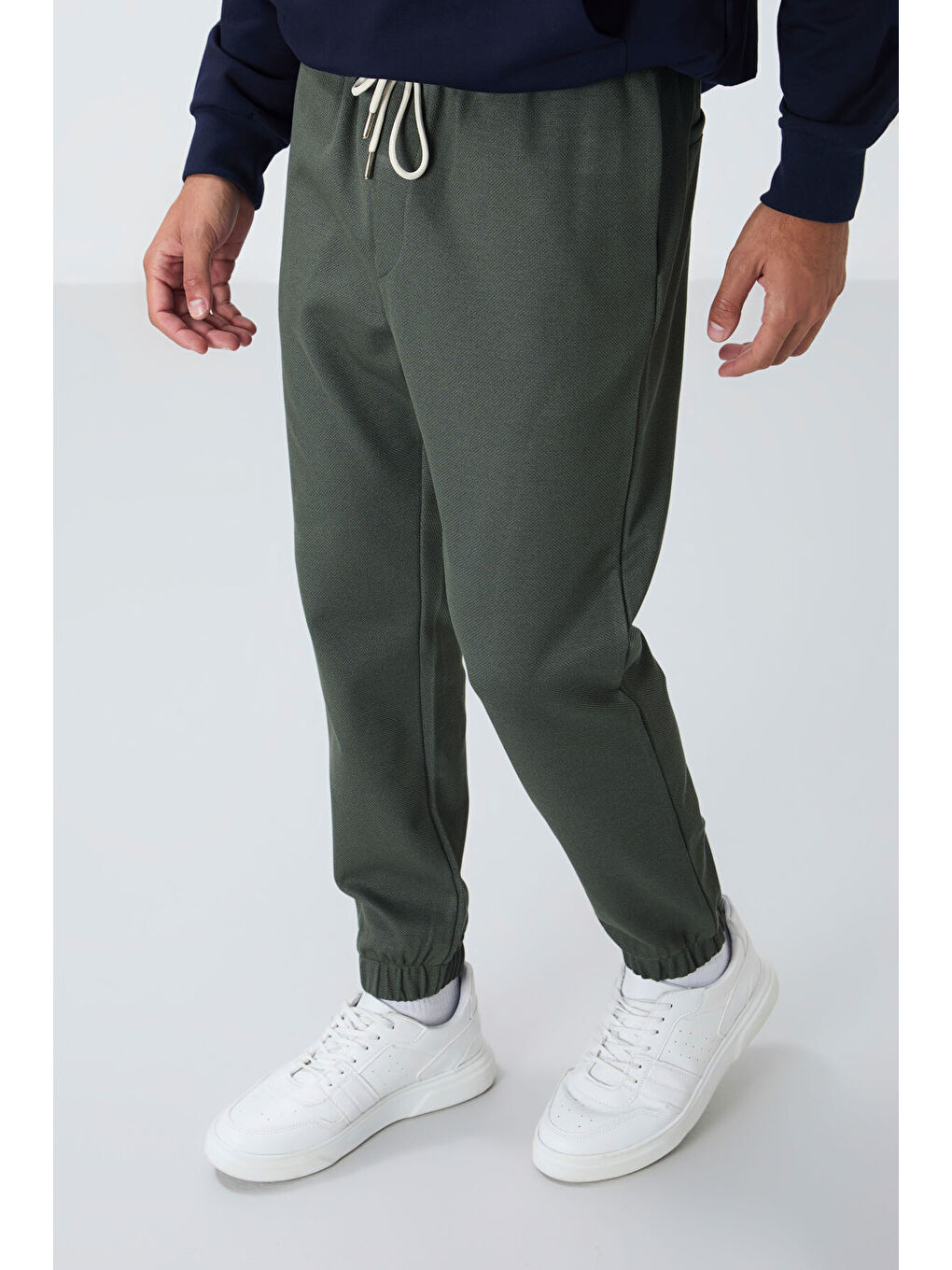 Haki Yüzeyi Dokulu Standart Fit Erkek Eşofman Alt - 82156-3