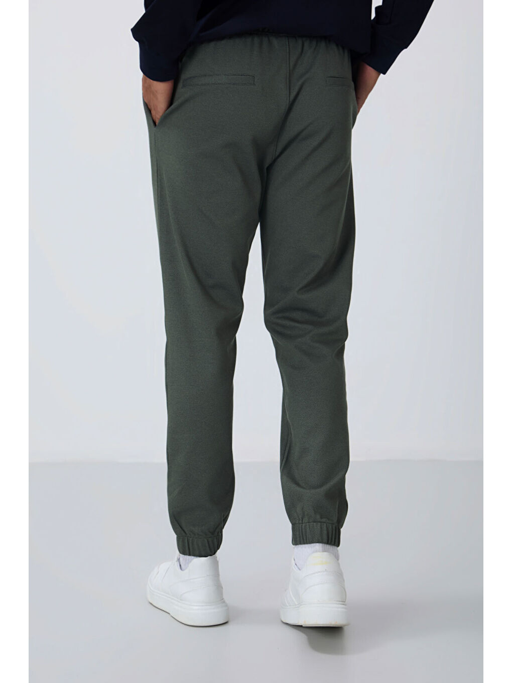 Haki Yüzeyi Dokulu Standart Fit Erkek Eşofman Alt - 82156-4