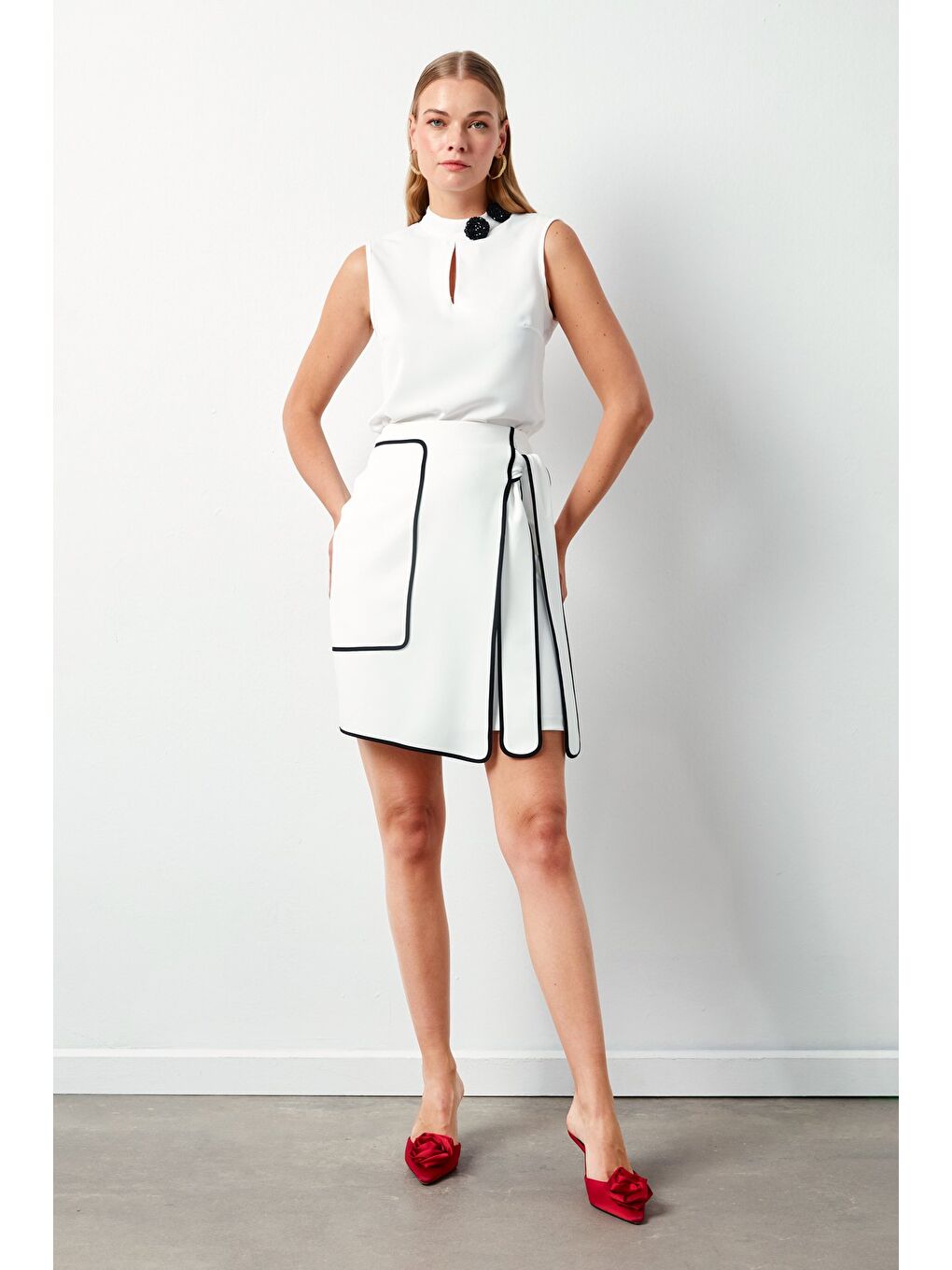 Detaylı Mini Etek - Ekru-1