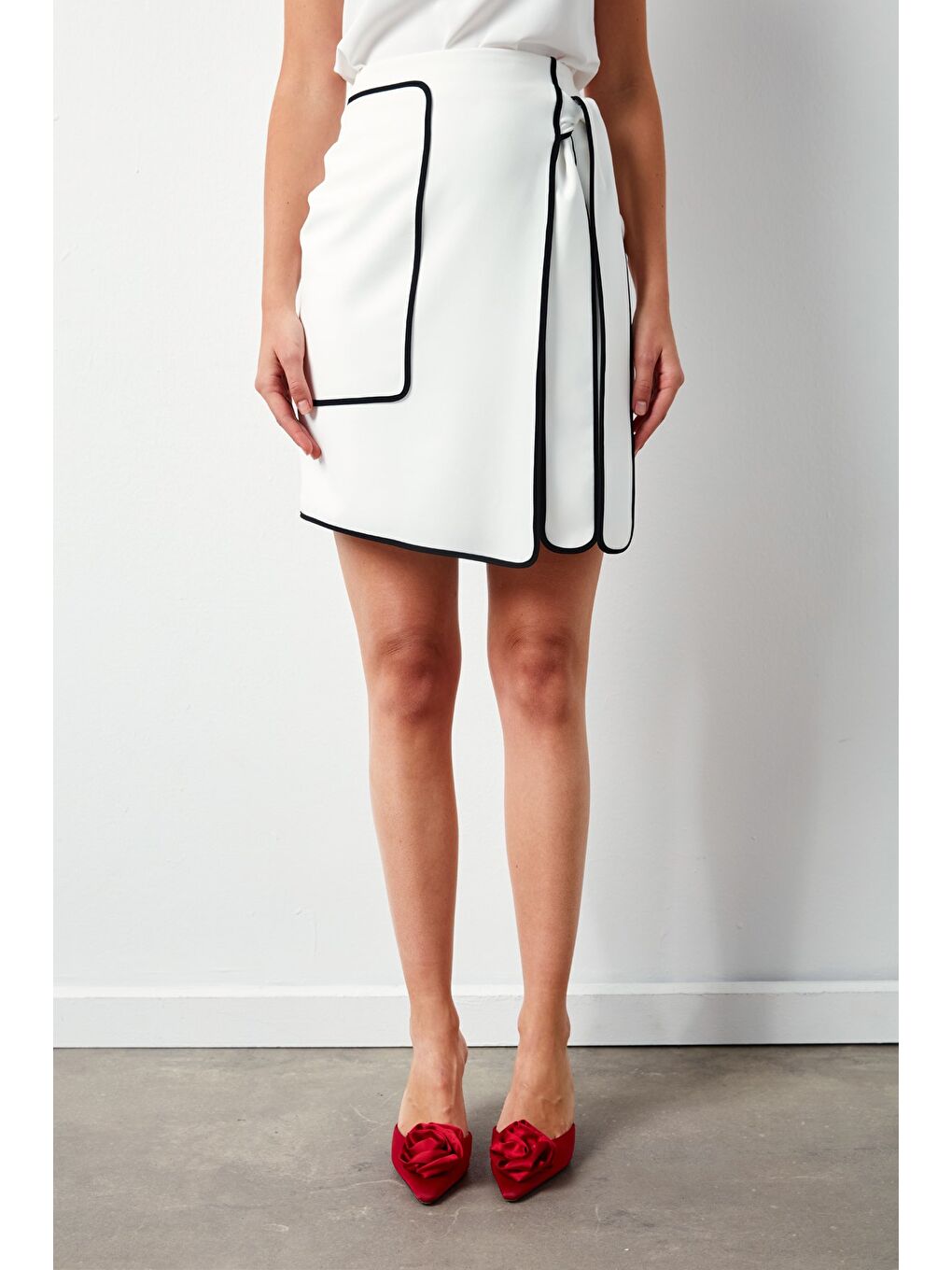 Detaylı Mini Etek - Ekru-4