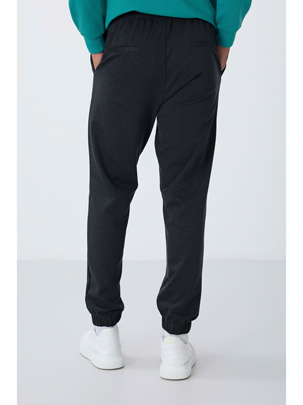 Koyu Gri Yüzeyi Dokulu Standart Fit Erkek Eşofman Alt - 82156-4